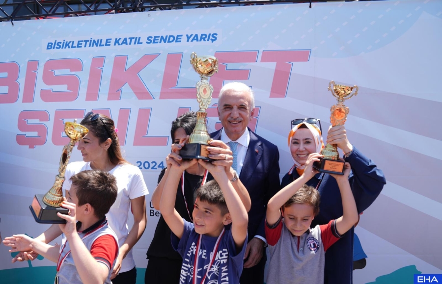 65091_umraniyeli-cocuklar-bisiklet-yarisinda-kiyasi_20240531-145611_800x600