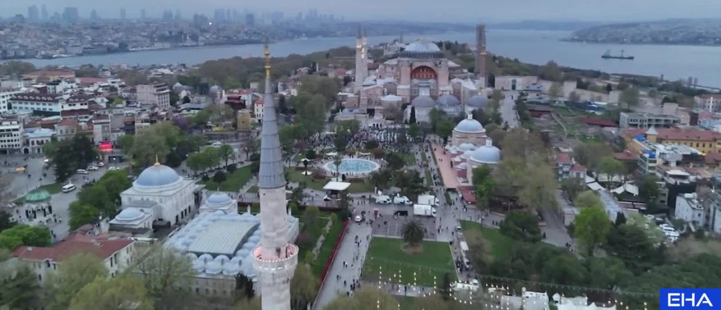 AnyConv.com__drone-goruntusu-ile-tarihi-yarimadada-bayram-4-17226565_amp